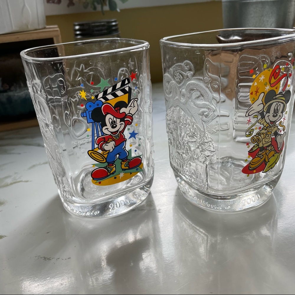 Disney set Of Mcdonalds 2000 Walt Disney World glasses